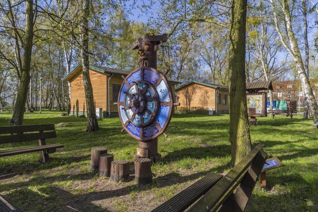 Centrum Zeglarskie Domki Kempingowe Щецин Екстер'єр фото