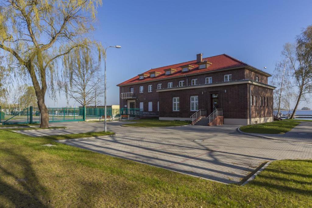 Centrum Zeglarskie Domki Kempingowe Щецин Екстер'єр фото